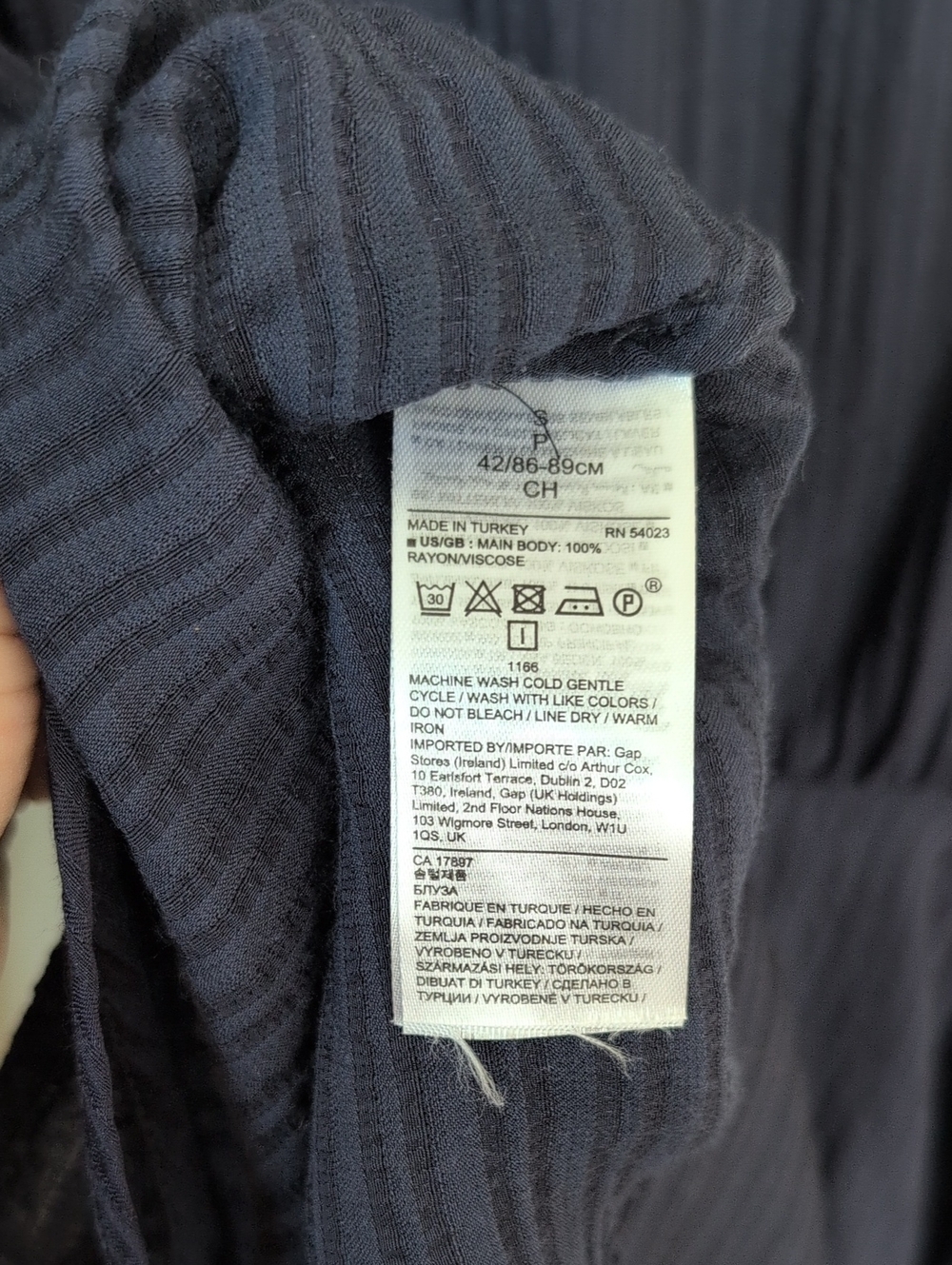 Banana Republic | Long Sleeve Jacquard Wrap Top Navy - Picture 6 of 7